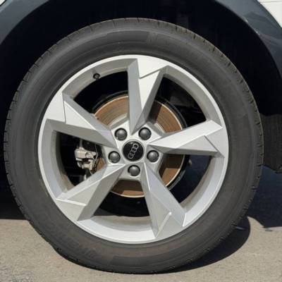 ����� Q3 SPORTBACK - ����� 10