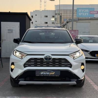  / Toyota  4  -  2