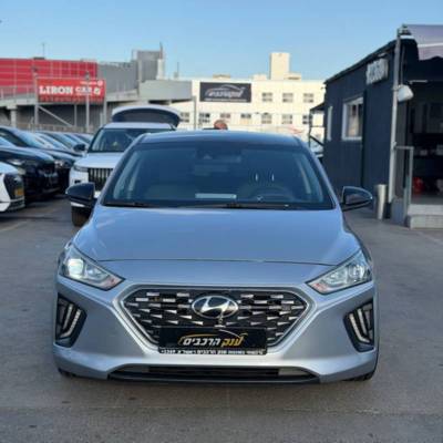 ������ IONIQ HYBRID - ����� 3