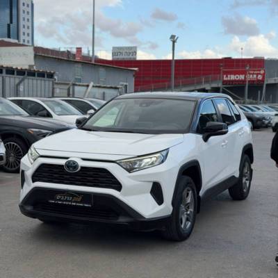 ������ RAV 4 HYBRID - ����� 3