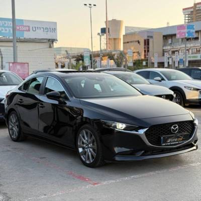  MAZDA 3 -  3