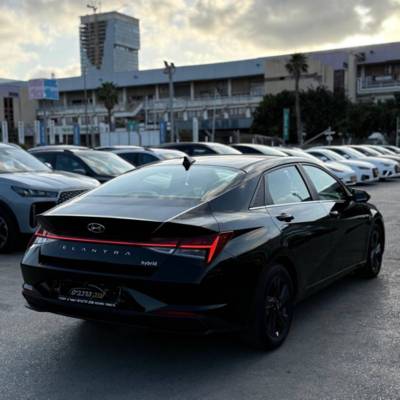 ������ ELANTRA HEV - ����� 3