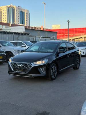 ������ IONIQ HYBRID - ����� 3
