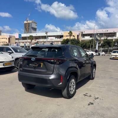 ������ YARIS CROSS HSD - ����� 3