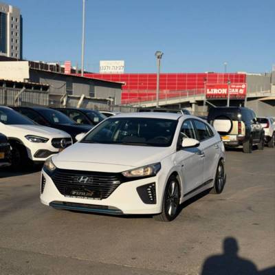 ������ IONIQ HYBRID - ����� 3