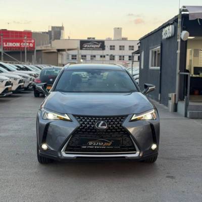 ����� LEXUS UX250H - ����� 3