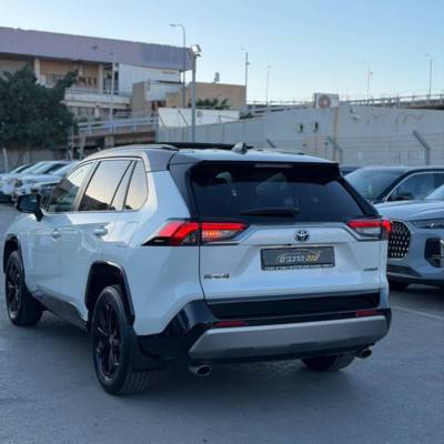 ������ RAV 4 HYBRID - ����� 4