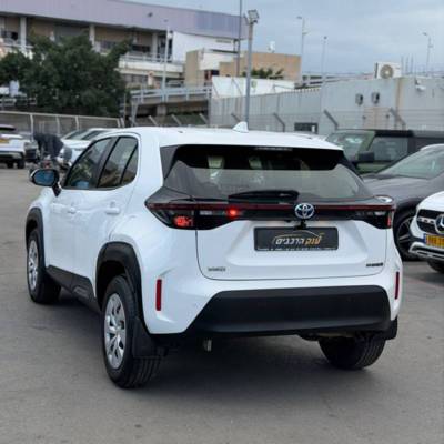 ������ YARIS CROSS HSD - ����� 4