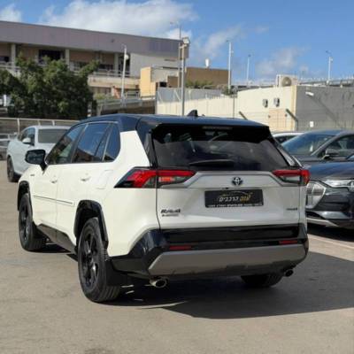 ������ RAV 4 HYBRID - ����� 4