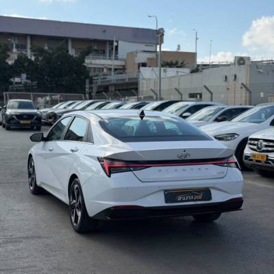 ������ ELANTRA HEV - ����� 4