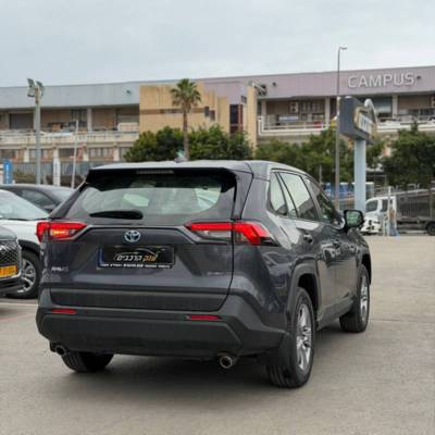 ������ RAV 4 HYBRID - ����� 4
