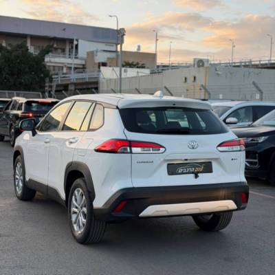 ������ COROLLA CROSS - ����� 4