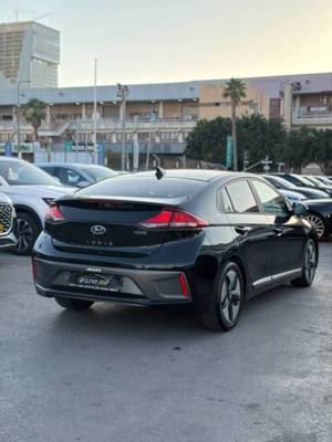 ������ IONIQ HYBRID - ����� 4