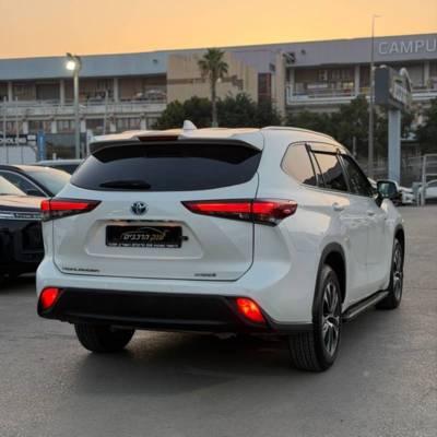 ������ HIGHLANDER - ����� 4