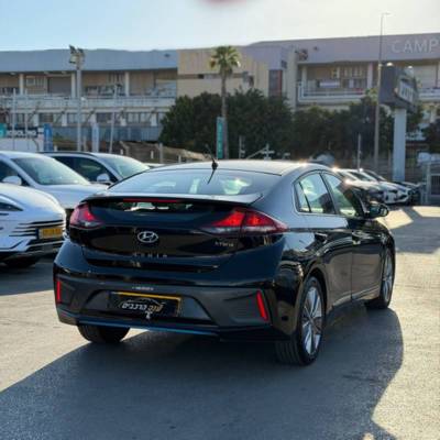 ������ IONIQ HYBRID - ����� 4