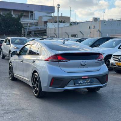������ IONIQ HYBRID - ����� 5