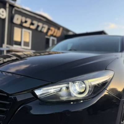  MAZDA 3 -  5