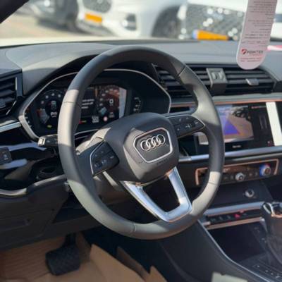 ����� Q3 SPORTBACK - ����� 6