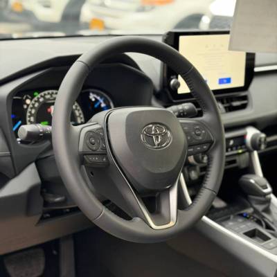 ������ RAV 4 HYBRID - ����� 6