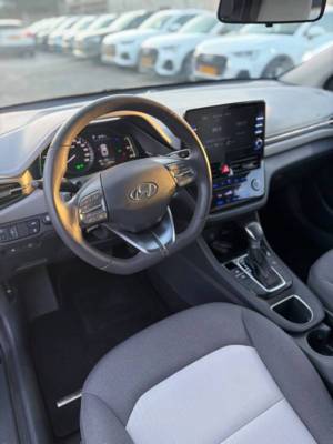 ������ IONIQ HYBRID - ����� 6