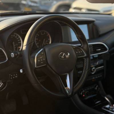 ����� INFINITI Q30 - ����� 6
