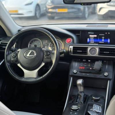  LEXUS IS300H -  7
