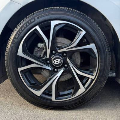 ������ IONIQ HYBRID - ����� 9