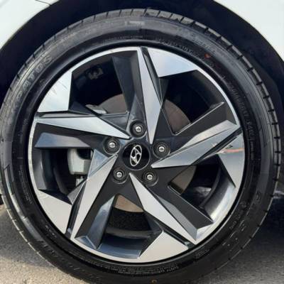 ������ ELANTRA HEV - ����� 9
